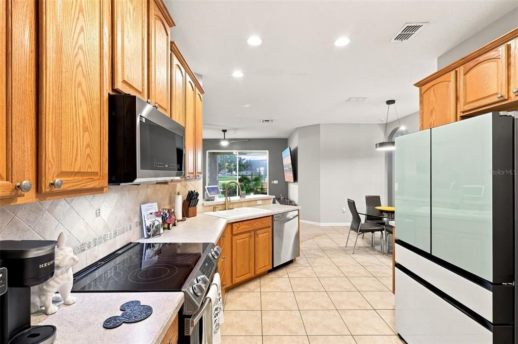 For Sale: $439,900 (4 beds, 3 baths, 2166 Square Feet)