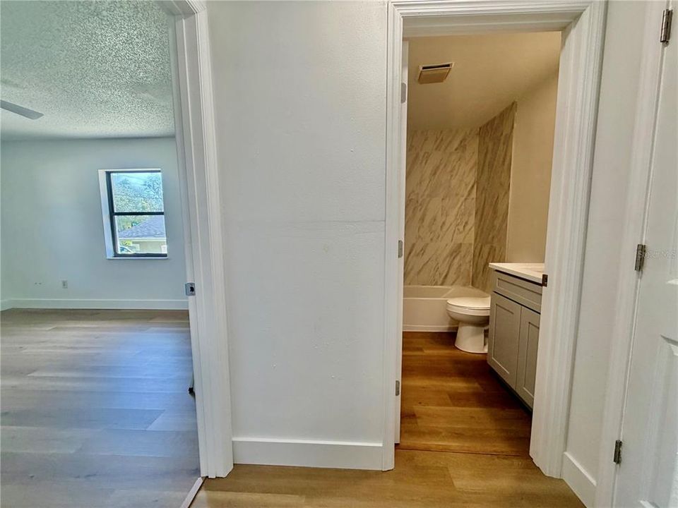На продажу: $225,000 (2 спален, 2 ванн, 1138 Квадратных фут)