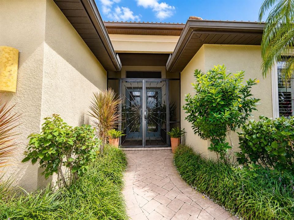 For Sale: $629,500 (2 beds, 2 baths, 2095 Square Feet)