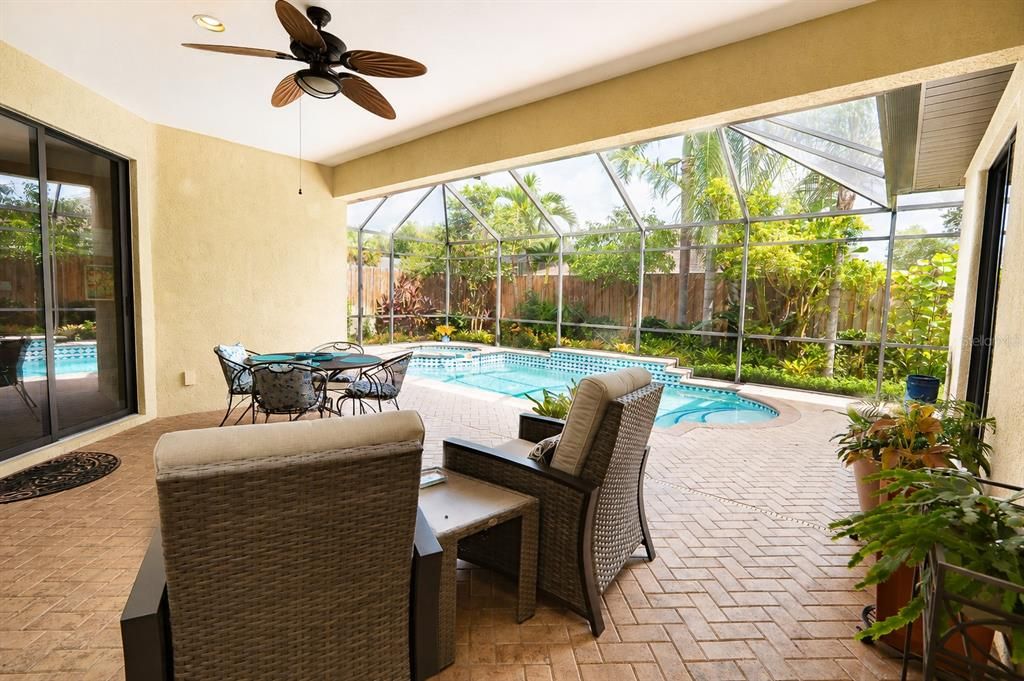 For Sale: $629,500 (2 beds, 2 baths, 2095 Square Feet)