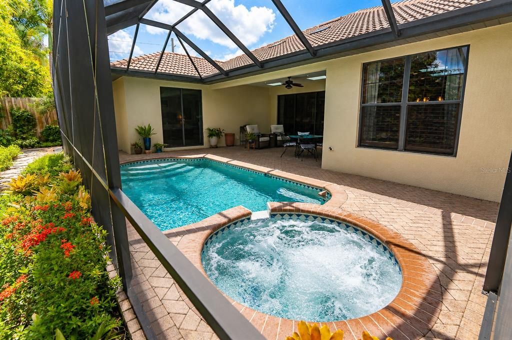 For Sale: $629,500 (2 beds, 2 baths, 2095 Square Feet)
