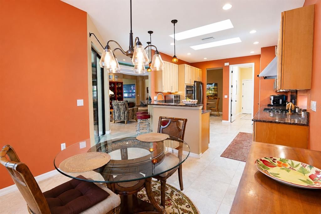 For Sale: $629,500 (2 beds, 2 baths, 2095 Square Feet)