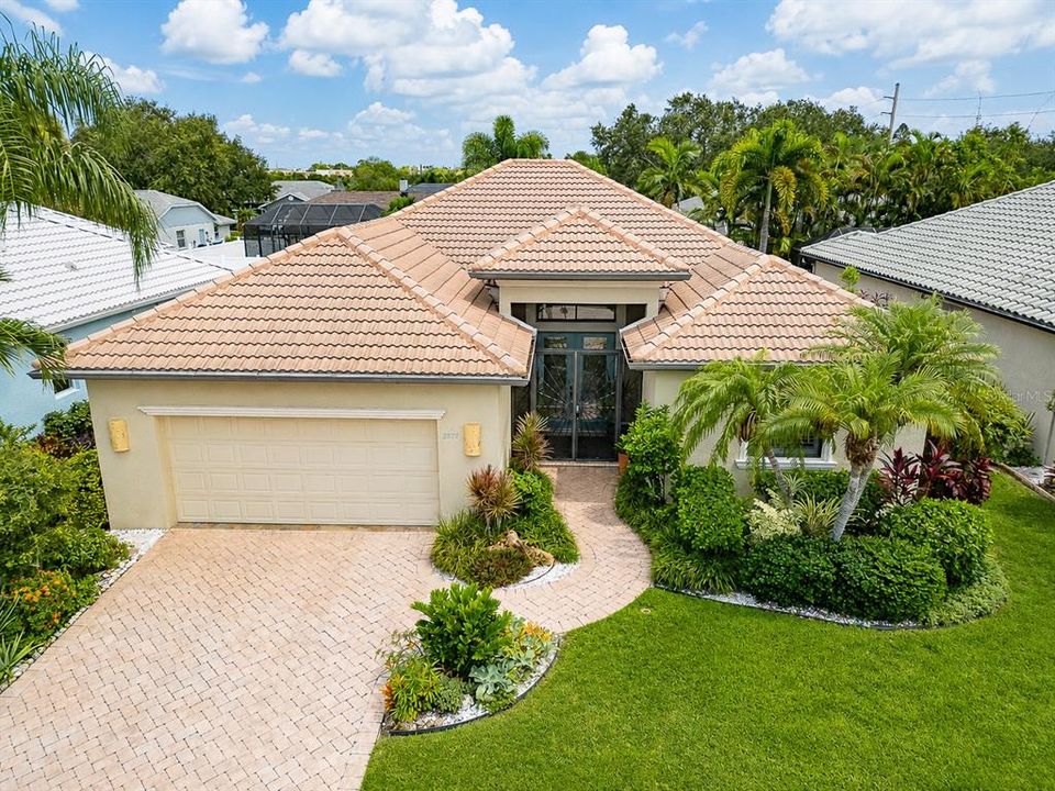For Sale: $629,500 (2 beds, 2 baths, 2095 Square Feet)