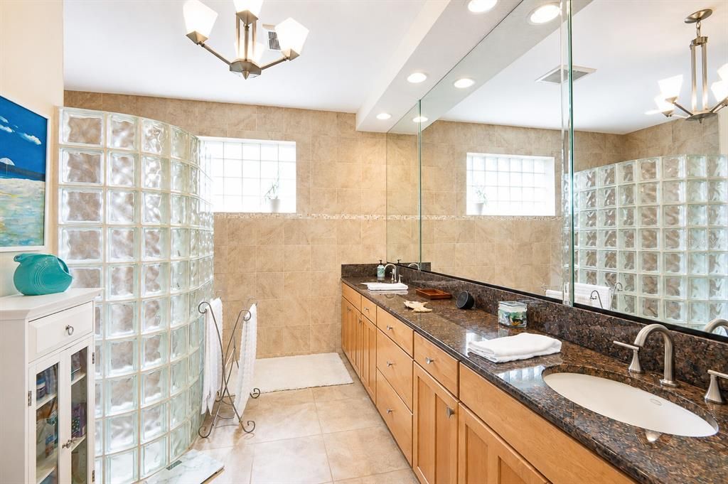 For Sale: $629,500 (2 beds, 2 baths, 2095 Square Feet)