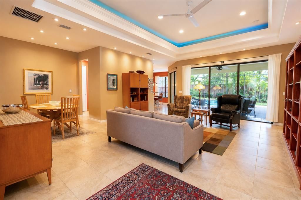 For Sale: $629,500 (2 beds, 2 baths, 2095 Square Feet)