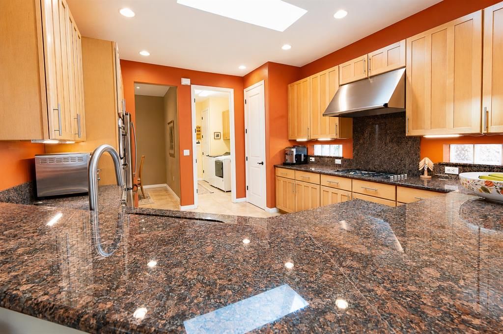 For Sale: $629,500 (2 beds, 2 baths, 2095 Square Feet)