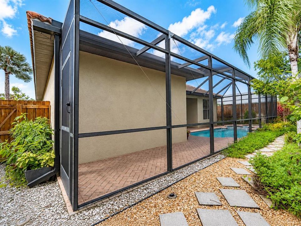 For Sale: $629,500 (2 beds, 2 baths, 2095 Square Feet)