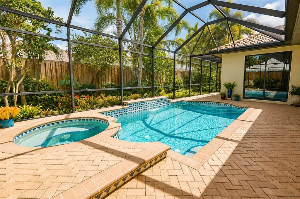 For Sale: $629,500 (2 beds, 2 baths, 2095 Square Feet)