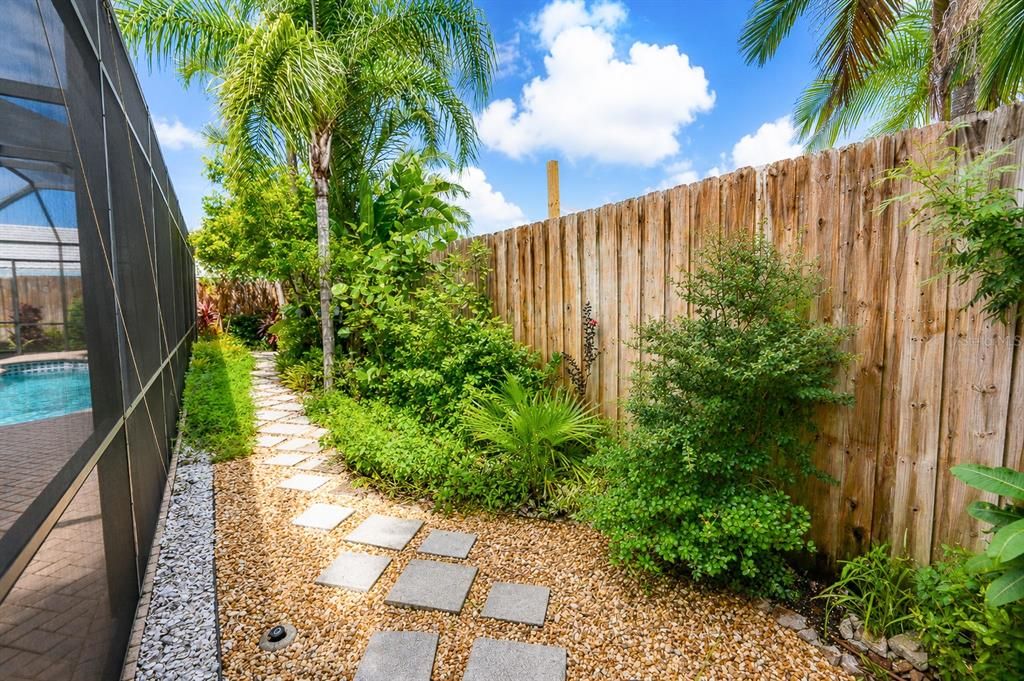 For Sale: $629,500 (2 beds, 2 baths, 2095 Square Feet)
