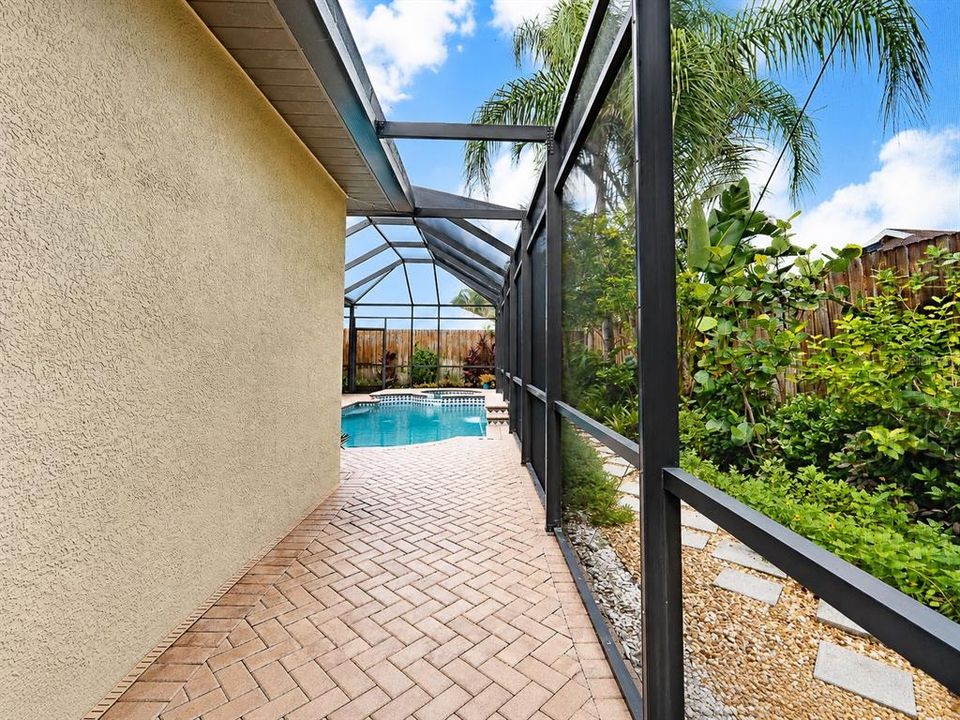 For Sale: $629,500 (2 beds, 2 baths, 2095 Square Feet)