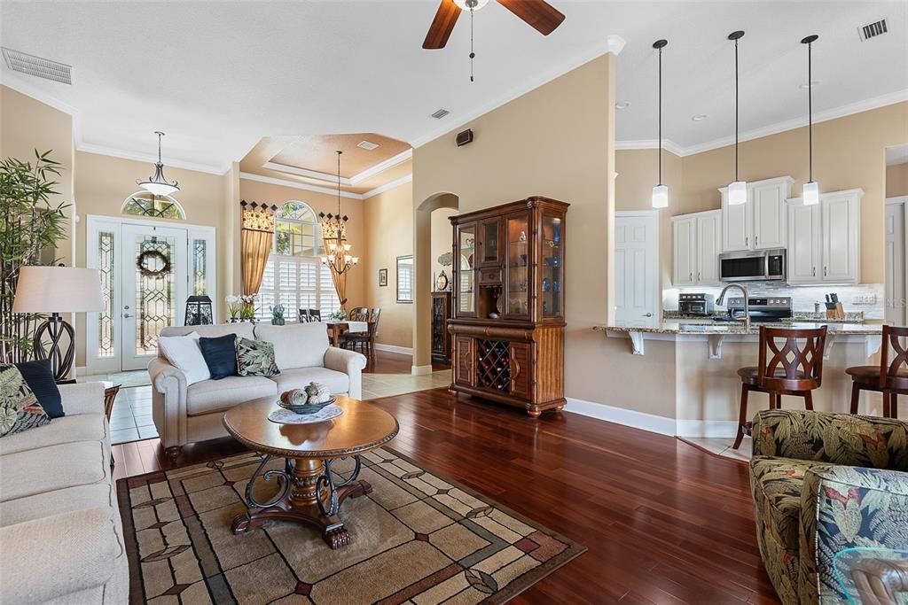 For Sale: $699,500 (5 beds, 3 baths, 2600 Square Feet)