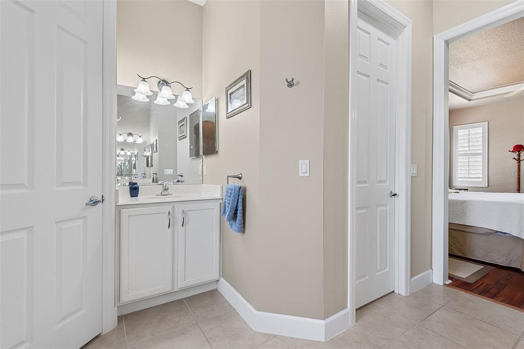 For Sale: $699,500 (5 beds, 3 baths, 2600 Square Feet)