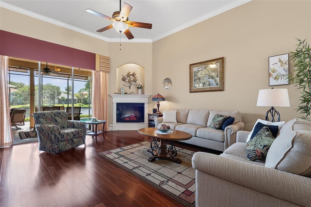 For Sale: $699,500 (5 beds, 3 baths, 2600 Square Feet)