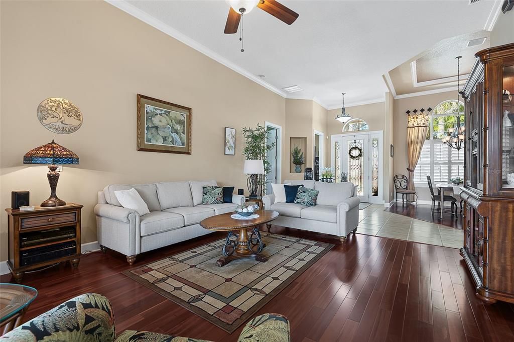 For Sale: $699,500 (5 beds, 3 baths, 2600 Square Feet)