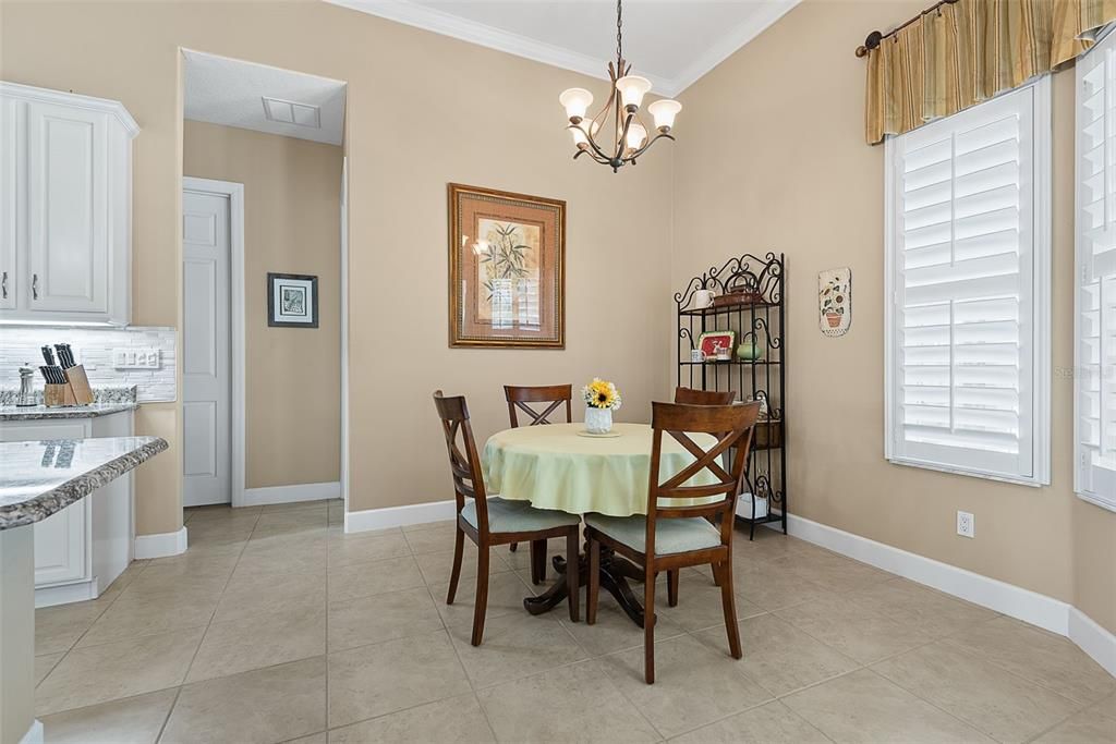 For Sale: $699,500 (5 beds, 3 baths, 2600 Square Feet)
