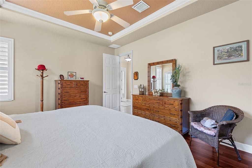 For Sale: $699,500 (5 beds, 3 baths, 2600 Square Feet)