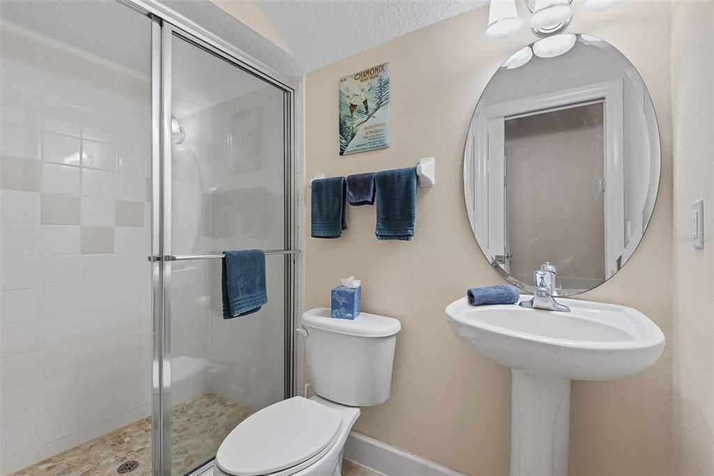 For Sale: $699,500 (5 beds, 3 baths, 2600 Square Feet)
