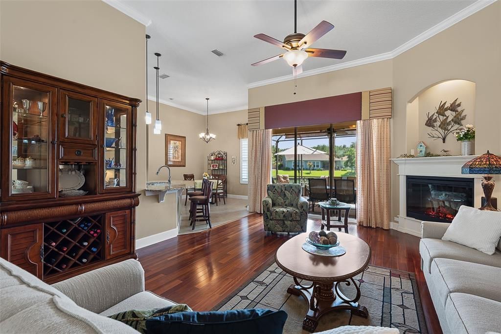 For Sale: $699,500 (5 beds, 3 baths, 2600 Square Feet)