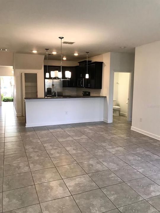 For Rent: $2,800 (4 beds, 3 baths, 2044 Square Feet)