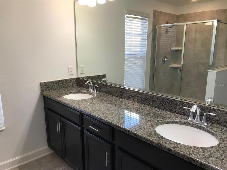 For Rent: $2,800 (4 beds, 3 baths, 2044 Square Feet)