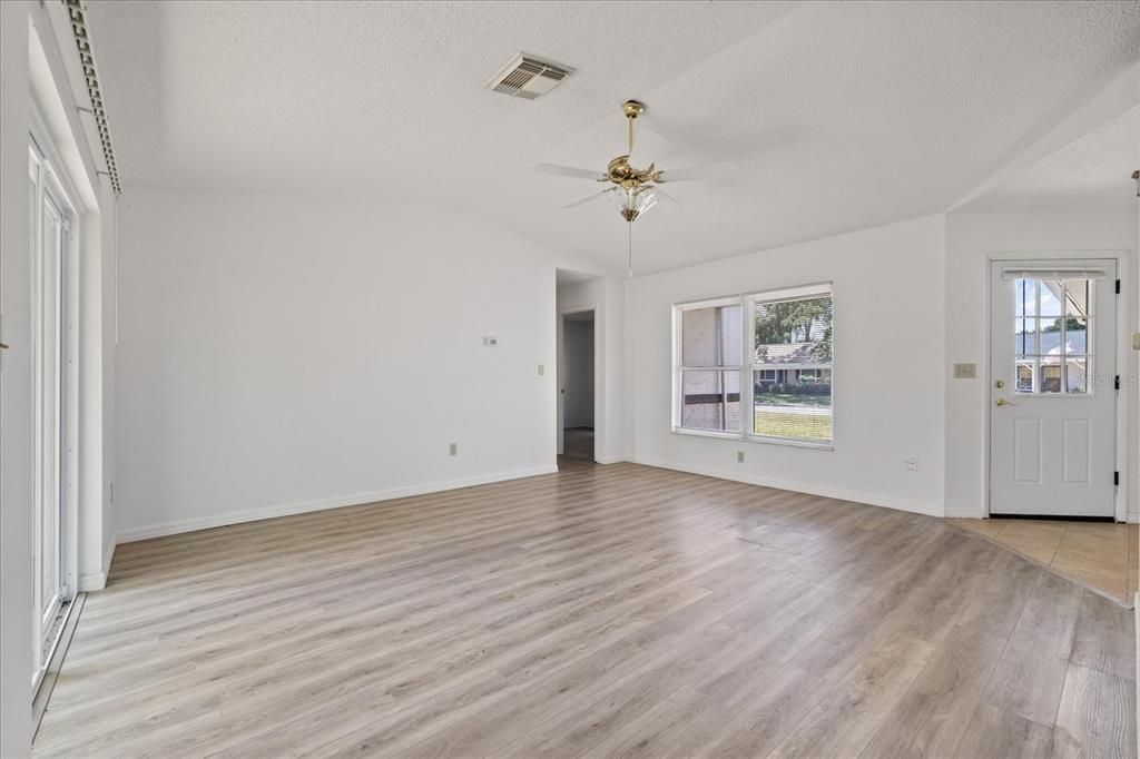 En Venta: $279,000 (3 camas, 2 baños, 1046 Pies cuadrados)