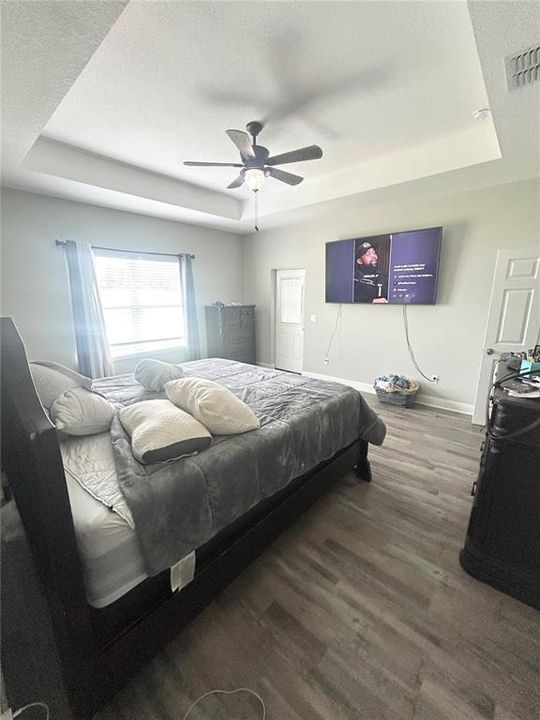 For Sale: $319,900 (3 beds, 2 baths, 1631 Square Feet)