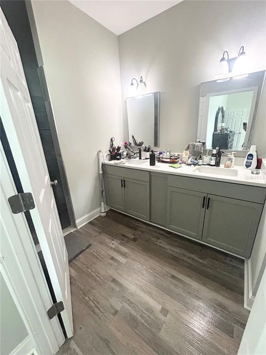 For Sale: $319,900 (3 beds, 2 baths, 1631 Square Feet)
