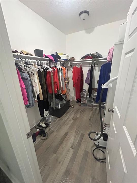 For Sale: $319,900 (3 beds, 2 baths, 1631 Square Feet)