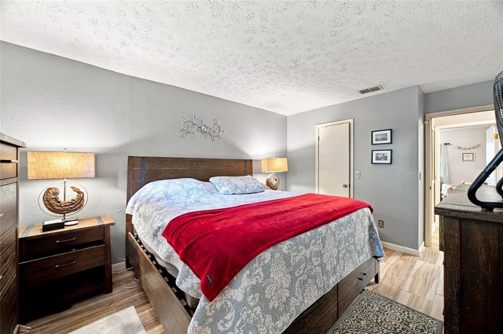 For Sale: $489,000 (3 beds, 2 baths, 2022 Square Feet)