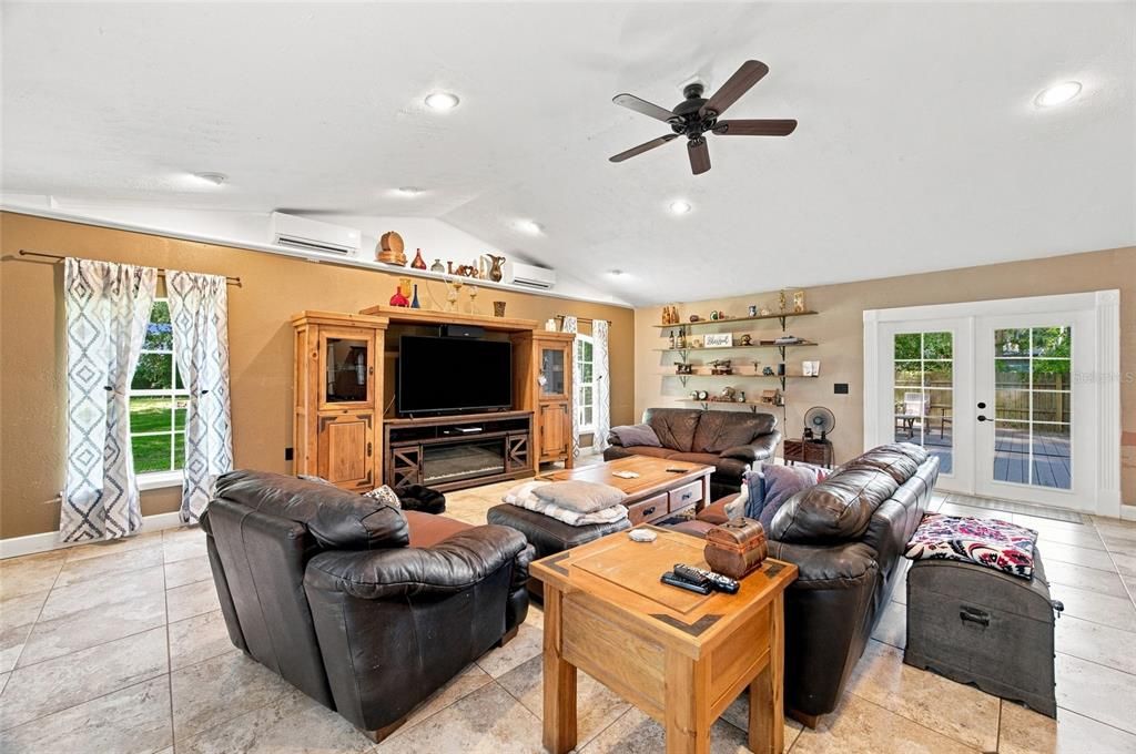 For Sale: $489,000 (3 beds, 2 baths, 2022 Square Feet)