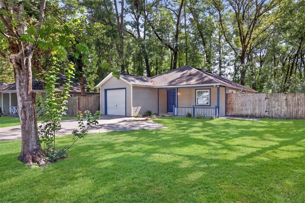 For Rent: $1,700 (3 beds, 2 baths, 1158 Square Feet)