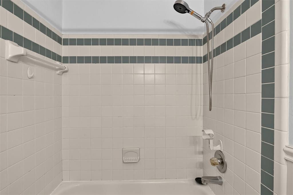 For Rent: $1,700 (3 beds, 2 baths, 1158 Square Feet)