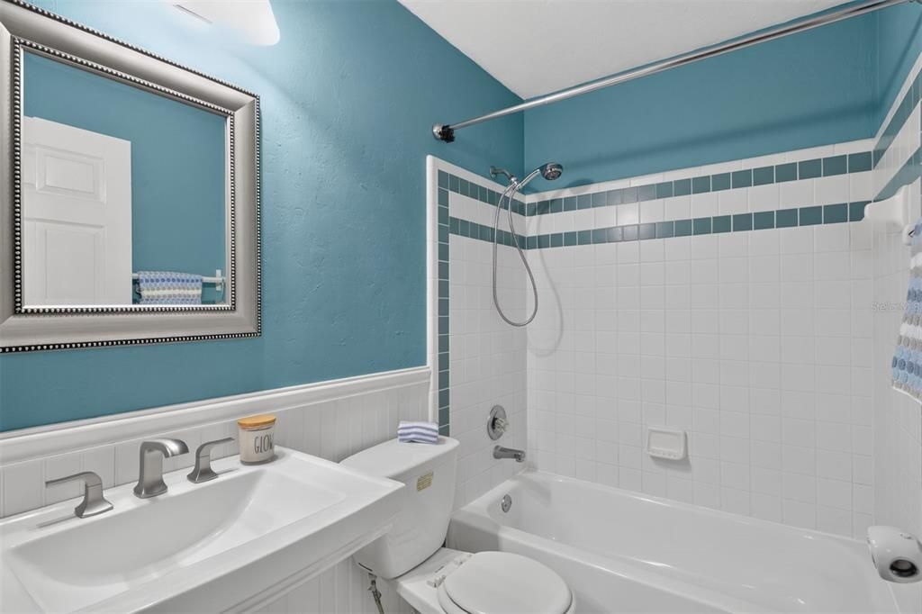 For Rent: $1,700 (3 beds, 2 baths, 1158 Square Feet)