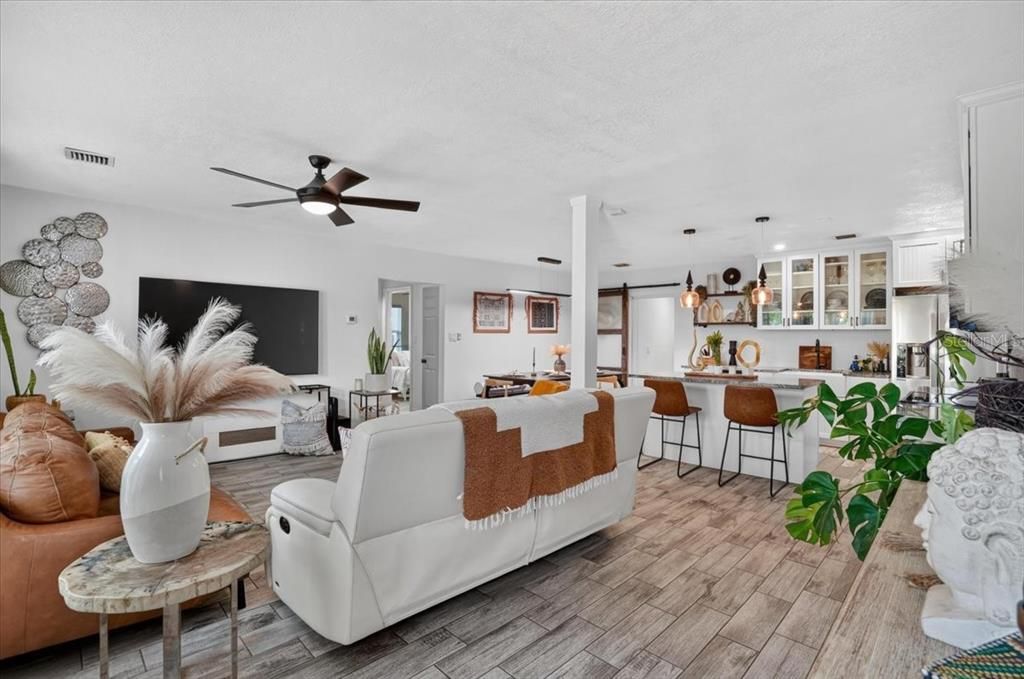 For Sale: $360,000 (4 beds, 2 baths, 1557 Square Feet)