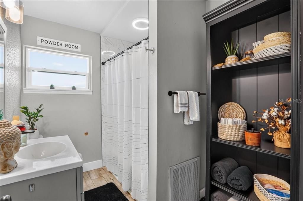 For Sale: $360,000 (4 beds, 2 baths, 1557 Square Feet)