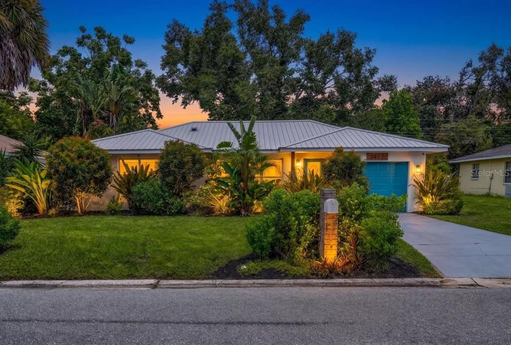 For Sale: $360,000 (4 beds, 2 baths, 1557 Square Feet)
