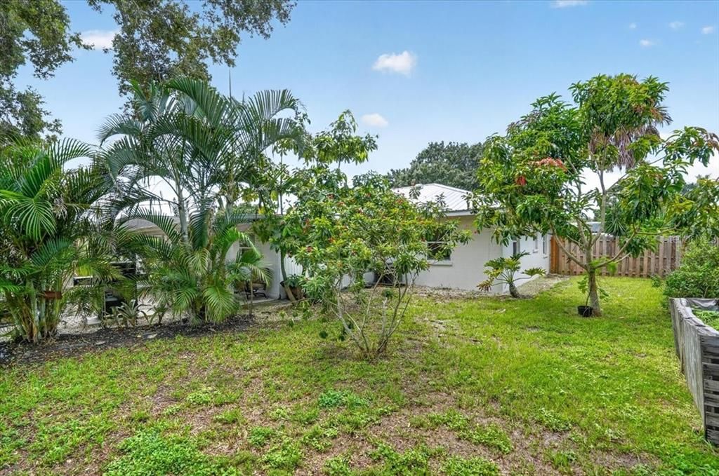 For Sale: $360,000 (4 beds, 2 baths, 1557 Square Feet)