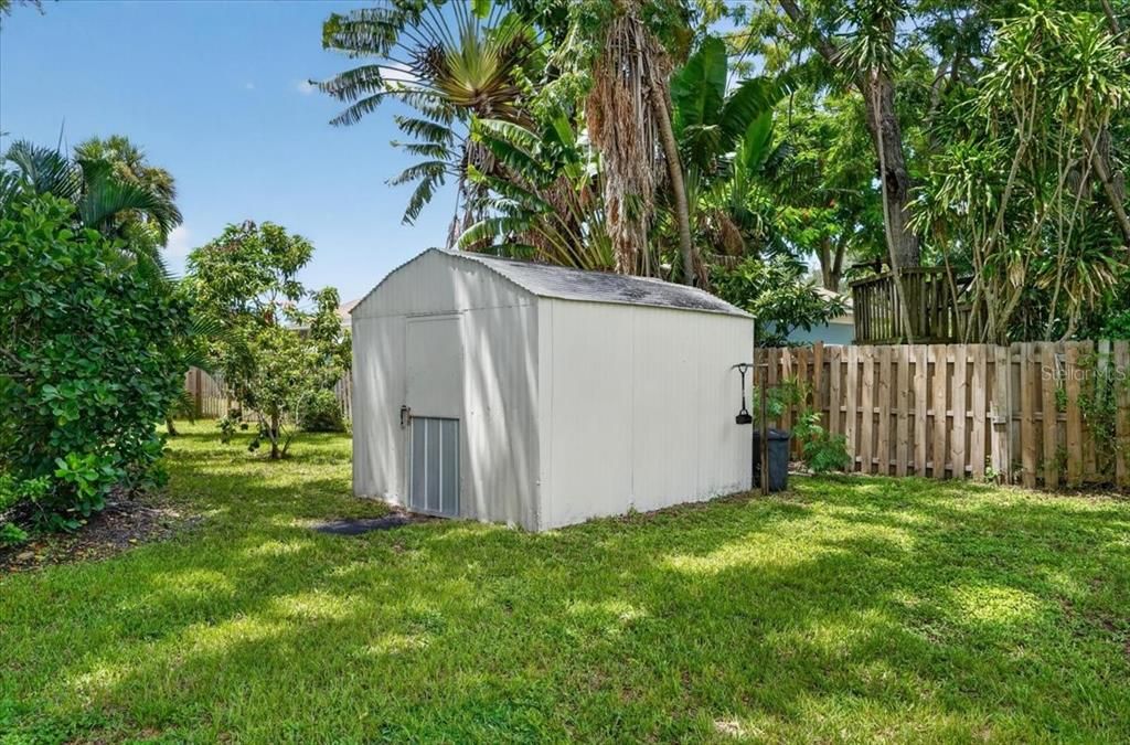 For Sale: $360,000 (4 beds, 2 baths, 1557 Square Feet)