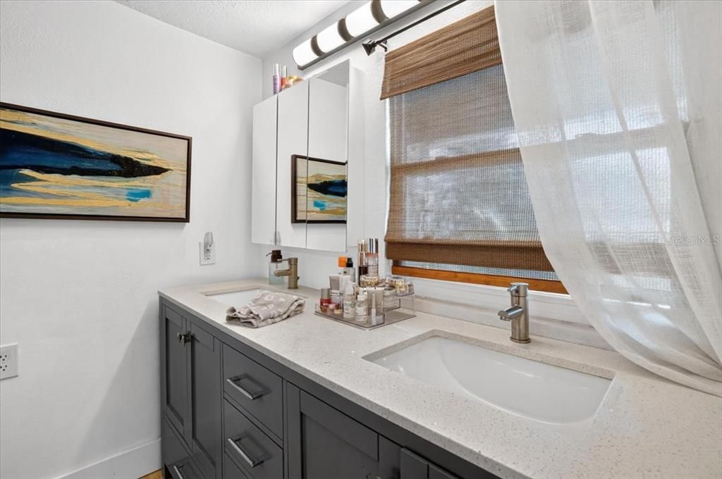 For Sale: $360,000 (4 beds, 2 baths, 1557 Square Feet)