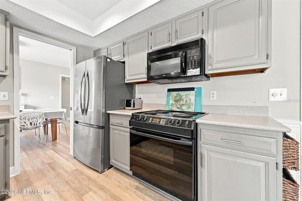 For Sale: $415,000 (3 beds, 2 baths, 1813 Square Feet)