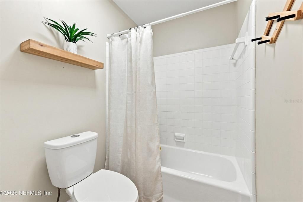 For Sale: $415,000 (3 beds, 2 baths, 1813 Square Feet)