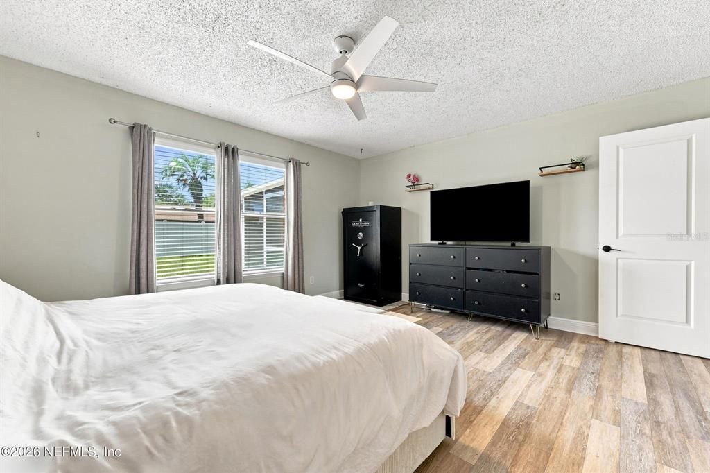 For Sale: $415,000 (3 beds, 2 baths, 1813 Square Feet)