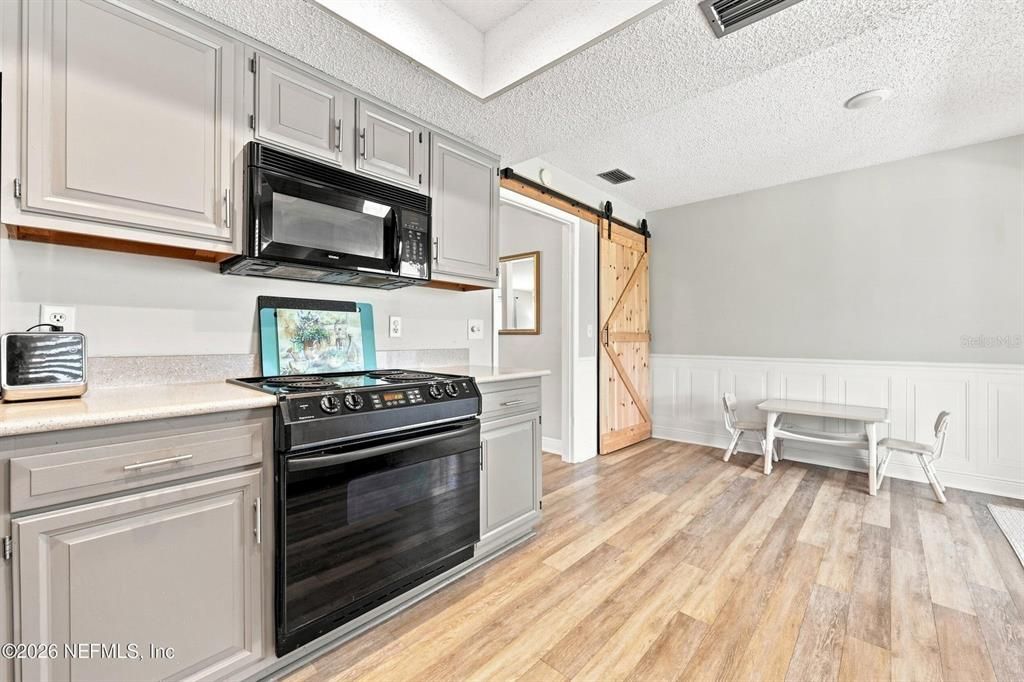 For Sale: $415,000 (3 beds, 2 baths, 1813 Square Feet)