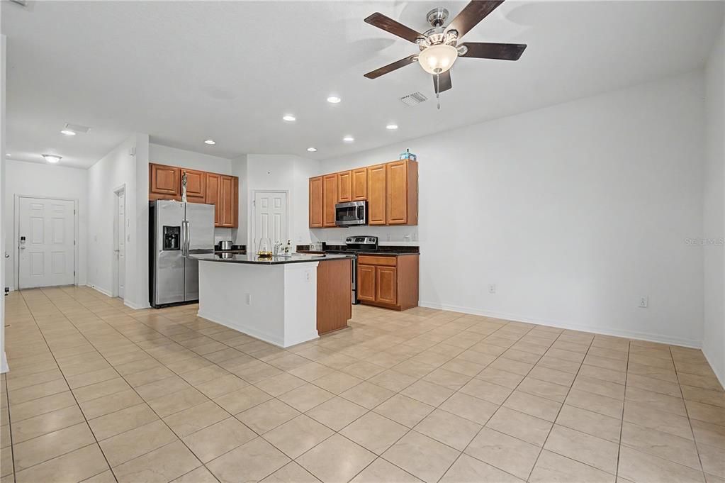 For Sale: $249,900 (3 beds, 2 baths, 1400 Square Feet)