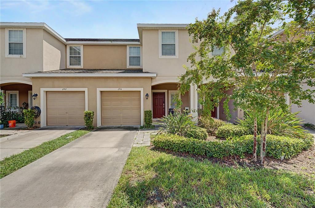 For Sale: $249,900 (3 beds, 2 baths, 1400 Square Feet)