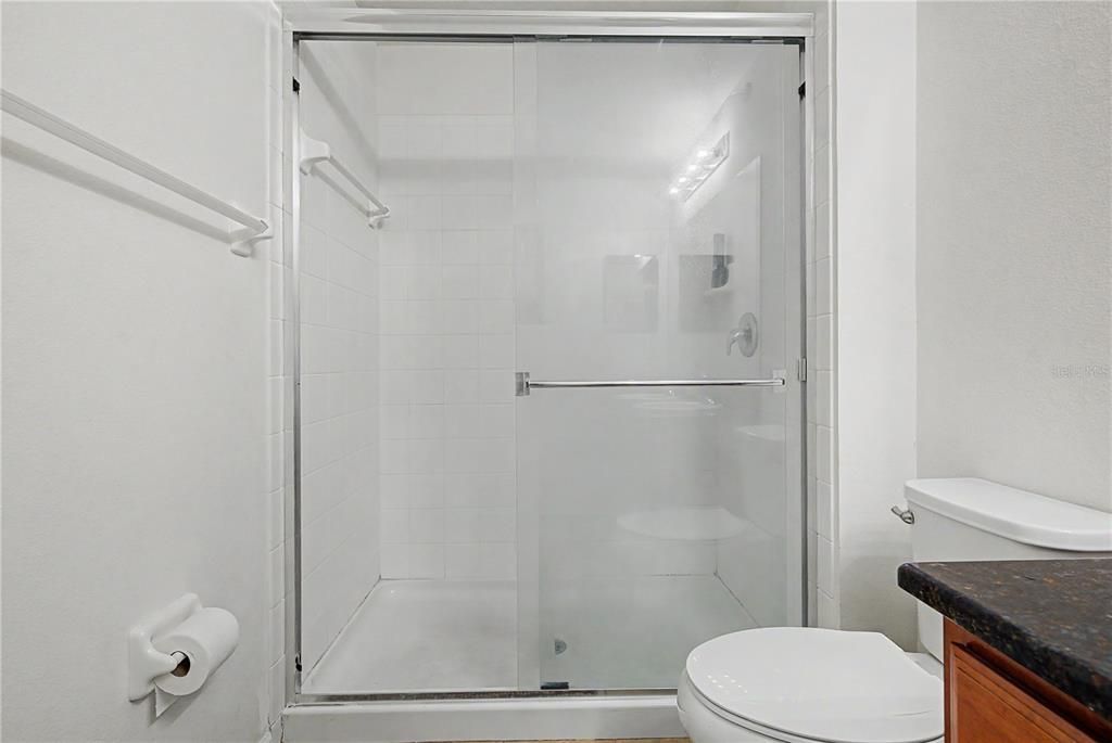 For Sale: $249,900 (3 beds, 2 baths, 1400 Square Feet)
