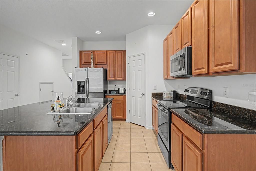 For Sale: $249,900 (3 beds, 2 baths, 1400 Square Feet)