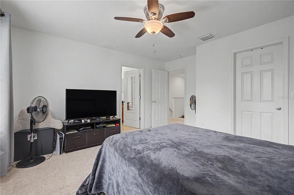 For Sale: $249,900 (3 beds, 2 baths, 1400 Square Feet)