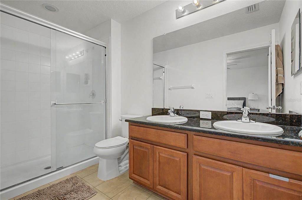 For Sale: $249,900 (3 beds, 2 baths, 1400 Square Feet)