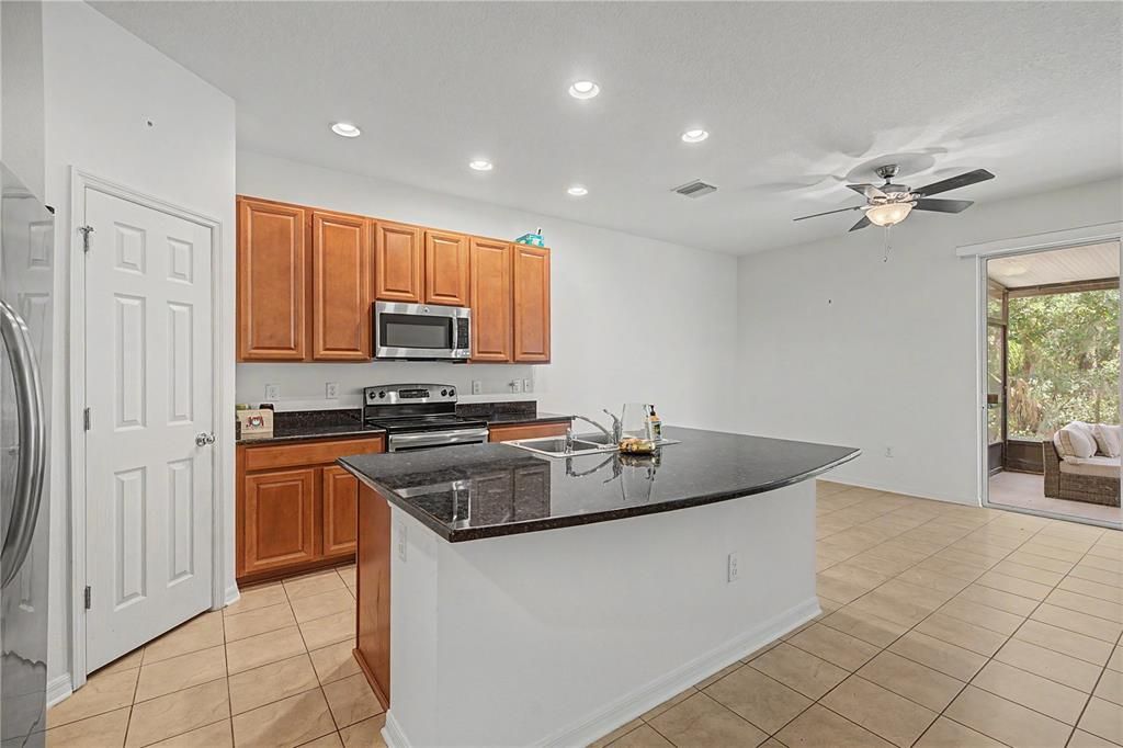 For Sale: $249,900 (3 beds, 2 baths, 1400 Square Feet)